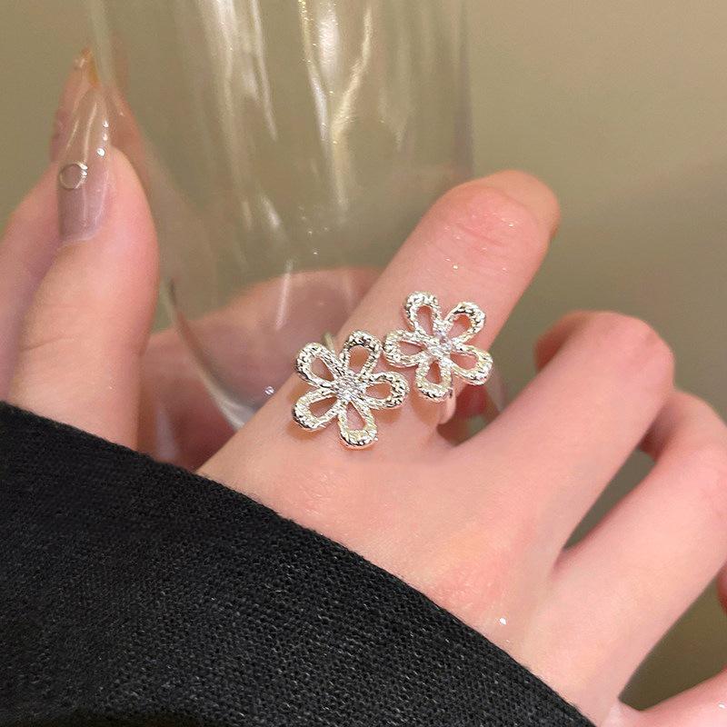 Exquisite Open Flower Ring: Women's Fashionable Adjustable Trendy Personality Ring