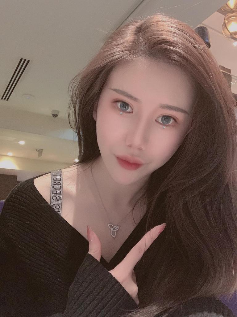 Lily Marquise 925 Silver Necklace with 5A High Carbon Diamond Clover Pendant - Elegant Light Luxury Clavicle Chain for Women