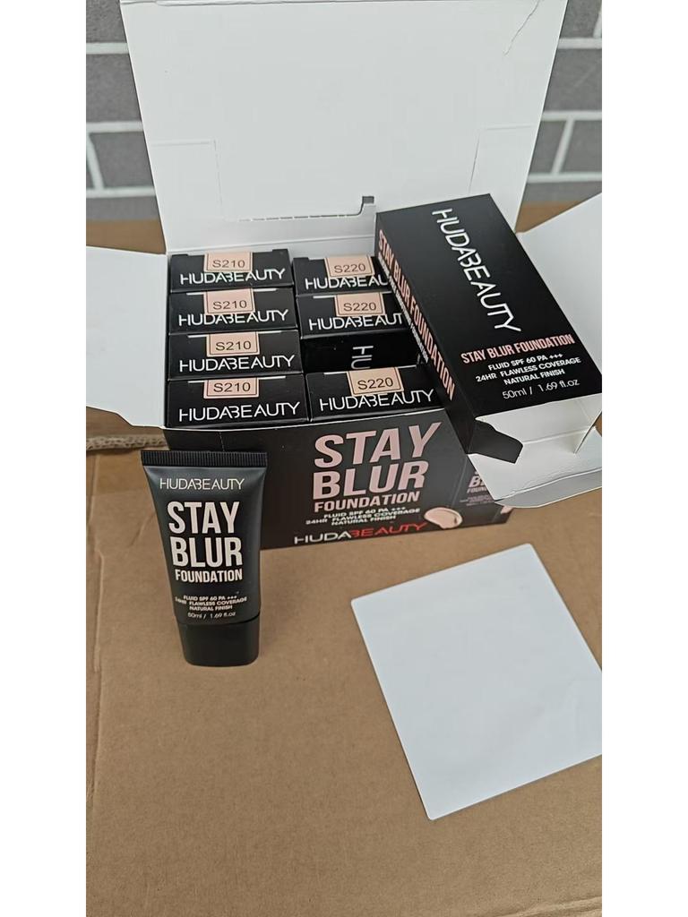 Base HUDA Beauty Stay Blur com Protetor Solar Corretivo