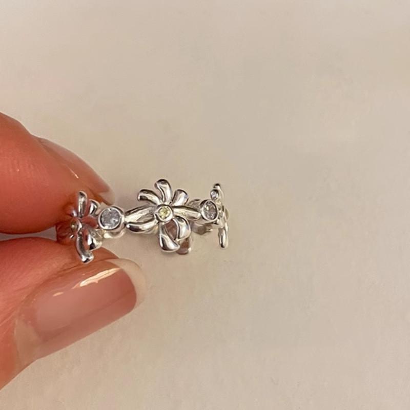 Adjustable Highend Flower Ring With Elegant Rhinestones For Womens Fashion Accessory