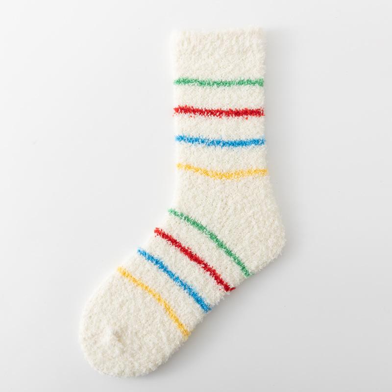 5/10 Pairs Casual Coral Fleece Socks for Women with Fresh and Colorful Dot Patterns Winter Warmth Postpartum Socks Fleece Sleep Socks for Home Use