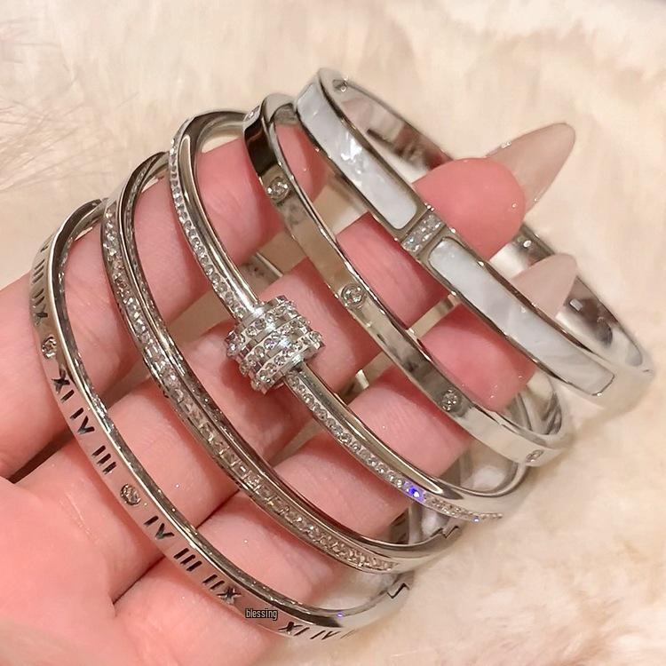 Hot-Selling Titanium Steel Luxury Bracelet Collection: Versatile Design