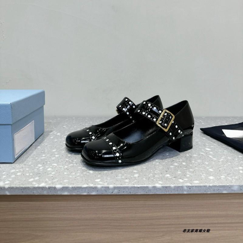 Great easy to wear French gentle wind rivets with Mary Jane shoes women's spring leather shallow mouth single shoes medium heel small leather shoes