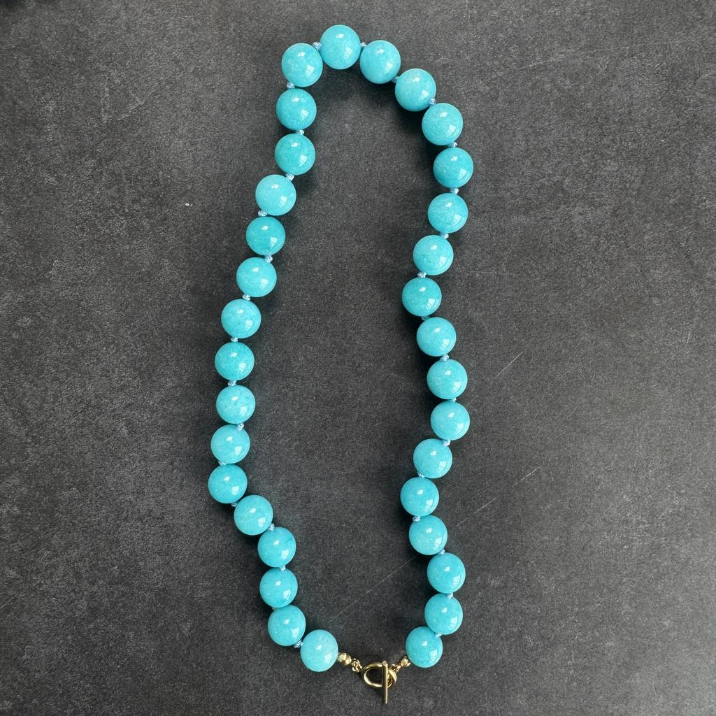 Neuer Eingang Individueller Regenbogenperlen Schmuck Bunter Naturstein Halskette Grobes Edelstein Knebelverschluss Geschenk für Frauen für Boutiquen