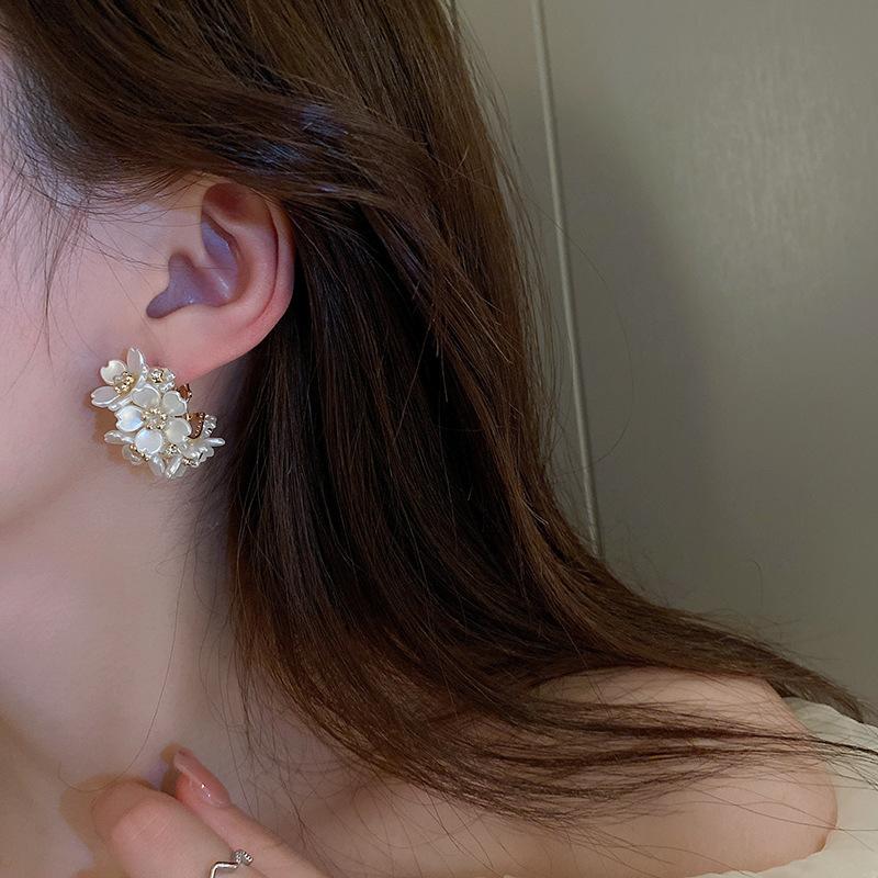 Silver Needle Super Fairy Elegant Bow Flower Stud Earrings French Light Luxury Earrings Literary Style Sweet Versatile Earrings