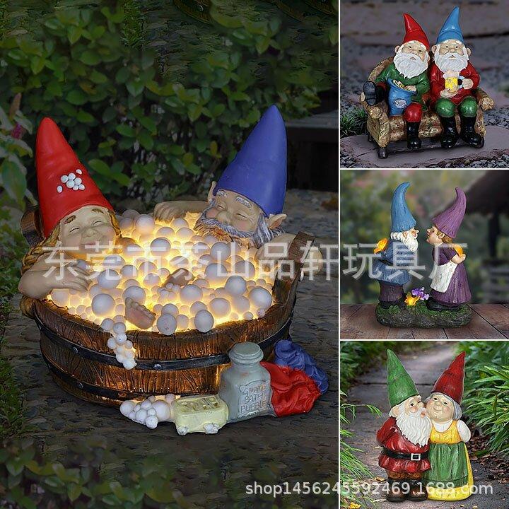 Time bubble bath gnome figurine, lazy sofa gnome, small gnome couple kissing, resin craft