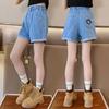 Children's denim shorts medium and large children's baby pants real pocket girls' shorts are sent on behalf of one piece.