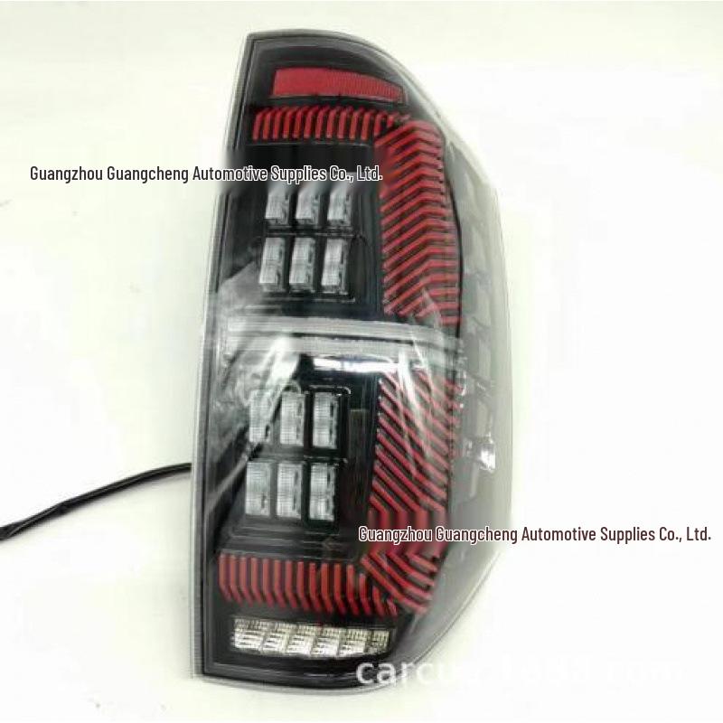 

Сумісні задні ліхтарі для Toyota Tundra 2014-2020 Red and Black Shell