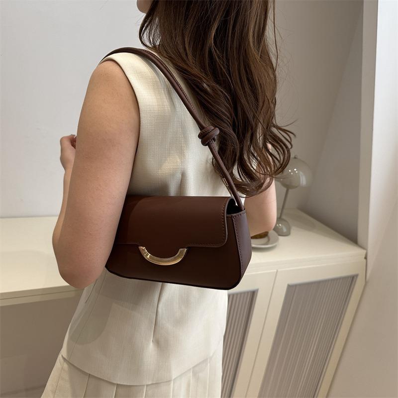 Small square bag women's new personalized commuting new niche design simple texture small bag shoulder armpit bag