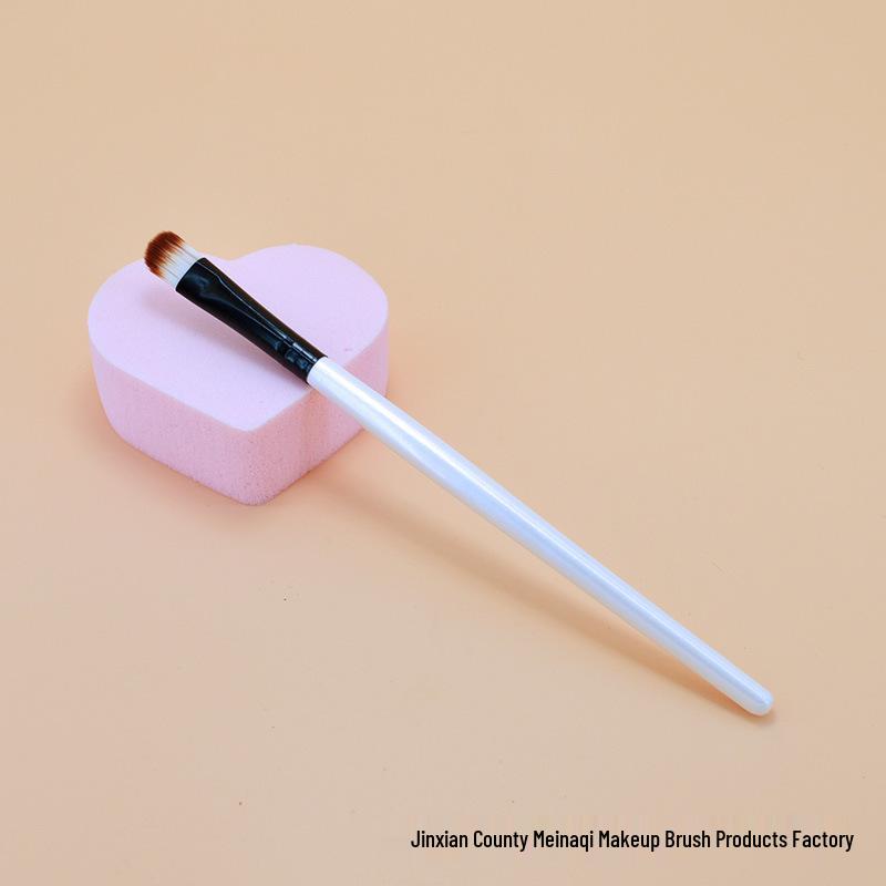Minaqi Eyeshadow Brush: Wooden Handle, Individually Wrapped, Available In Three Colors.