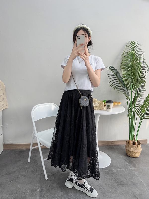 Hip-covering Slim Lace Skirt: 2024 Spring Korean High-Waist, Fresh Style, Elegant Swing
