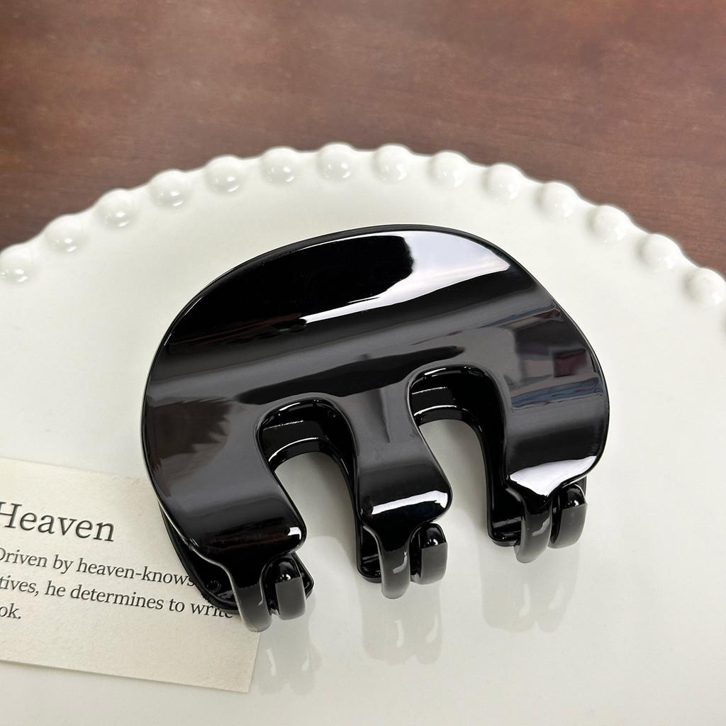 Sophisticated Hair Resin Clips With Heart Design Ideal For Everyday Wear And Events Special