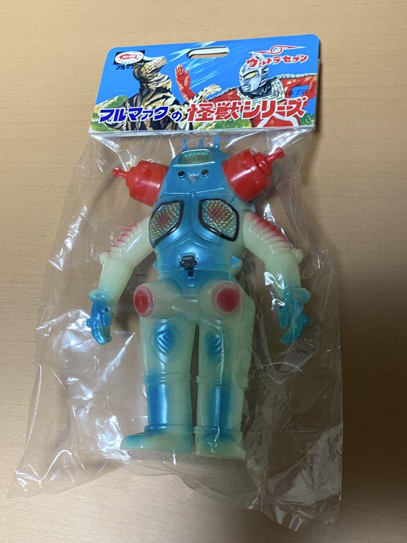 

[USED] Bullmark King Joe Glow-in-the-Dark Blue Graveyard Gallery