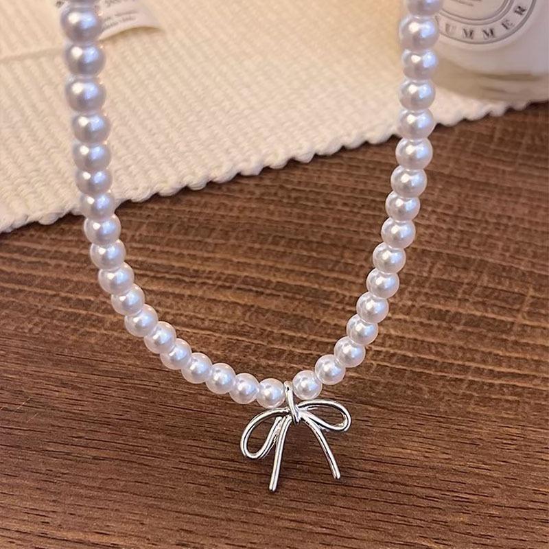 Light luxury bow pearl necklace women's niche simple design collarbone chain temperament versatile high-end jewelry
