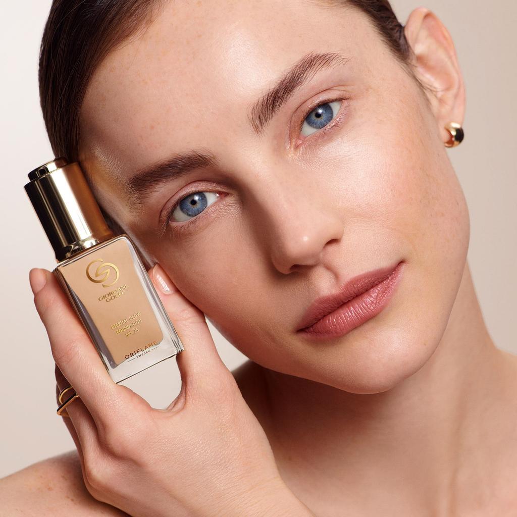 Oriflame Giordani Gold Eternal Glow Foundation Spf 25 - Porcelain Warm 30 Ml