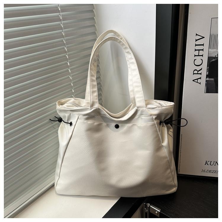 The New Pleated Strap Is Popular This Year, Large-capacity Summer Pendant, Solid Color Shoulder Tote Shoulder Bag.