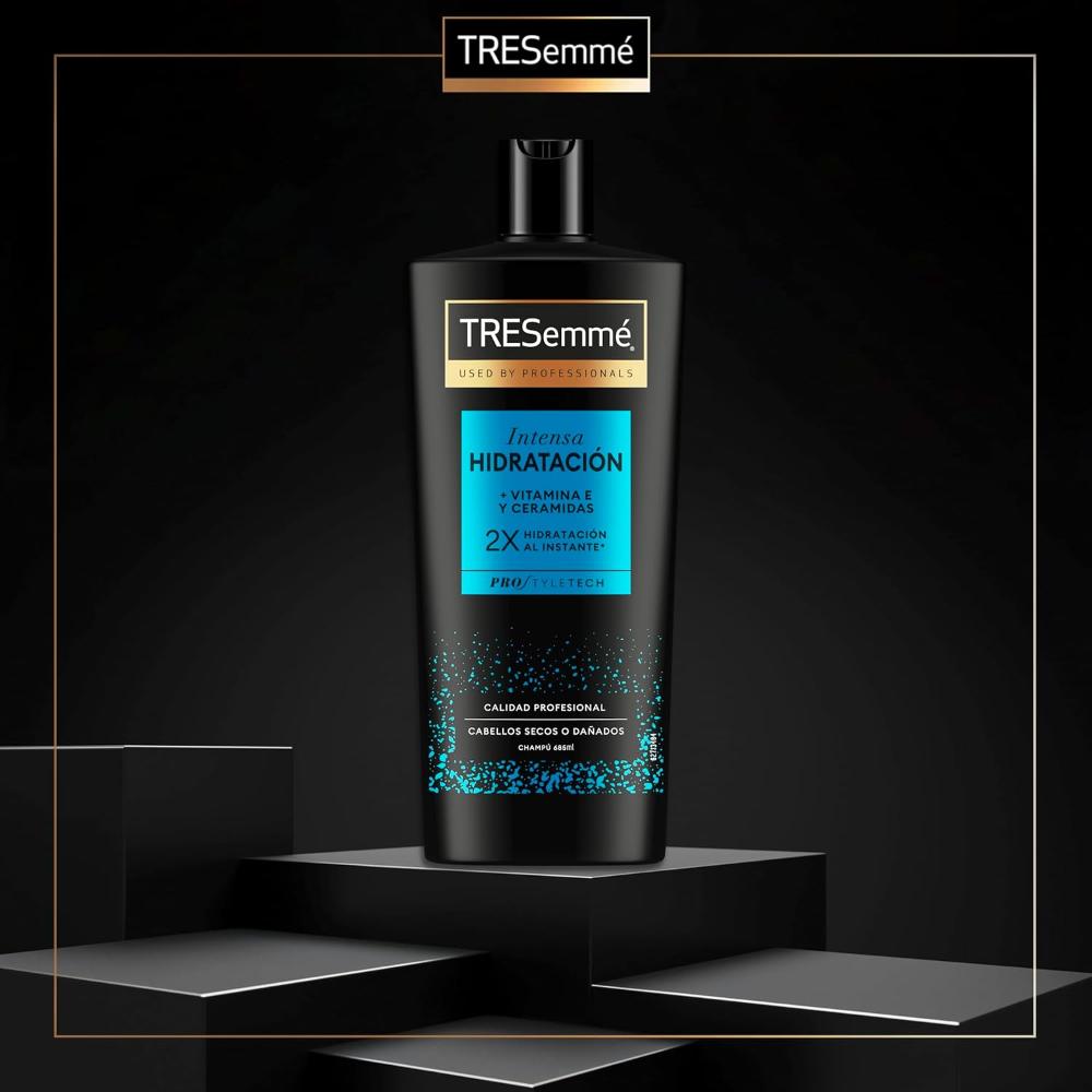 Moisturizing Shampoo For Hair With Vit. E Intense Hydration Tresemmé 685 Ml