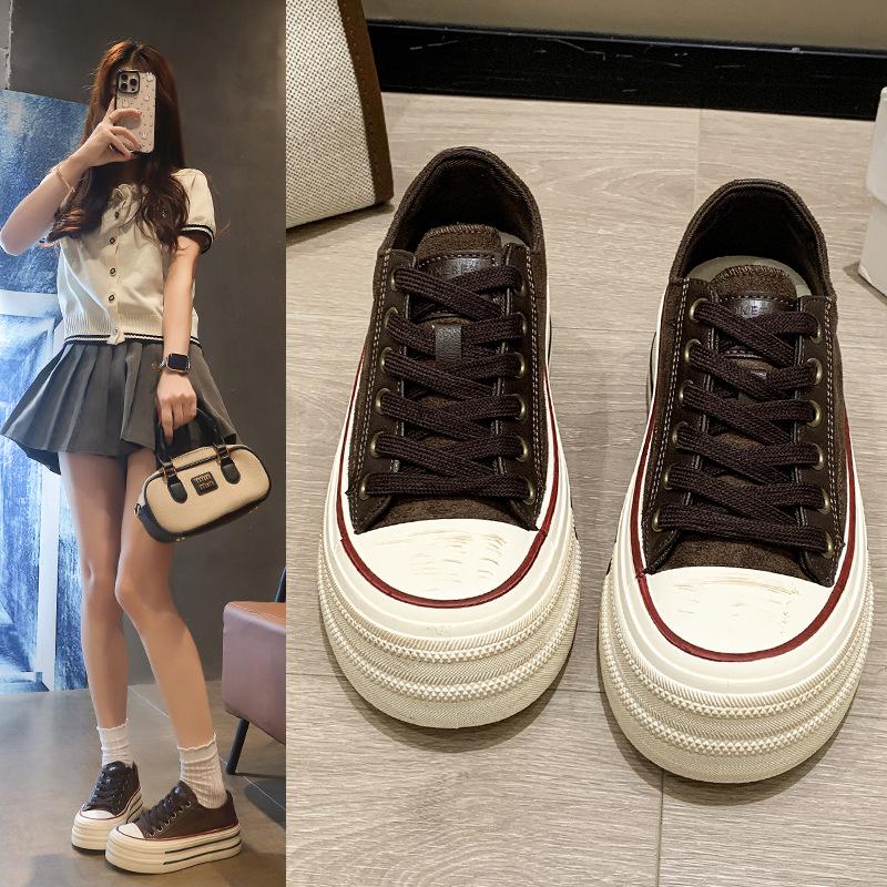 

2025 autumn new leather platform white shoes women s versatile height increase retro lace-up soft sole casual sports shoes 40 коричневый