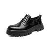 Tendenze Moda Scarpe da Uomo Suola Spessa Casual Mocassini Moda Uomo Social Business Punta Rotonda Stile Britannico Lussuose Scarpe Oxford in Pelle
