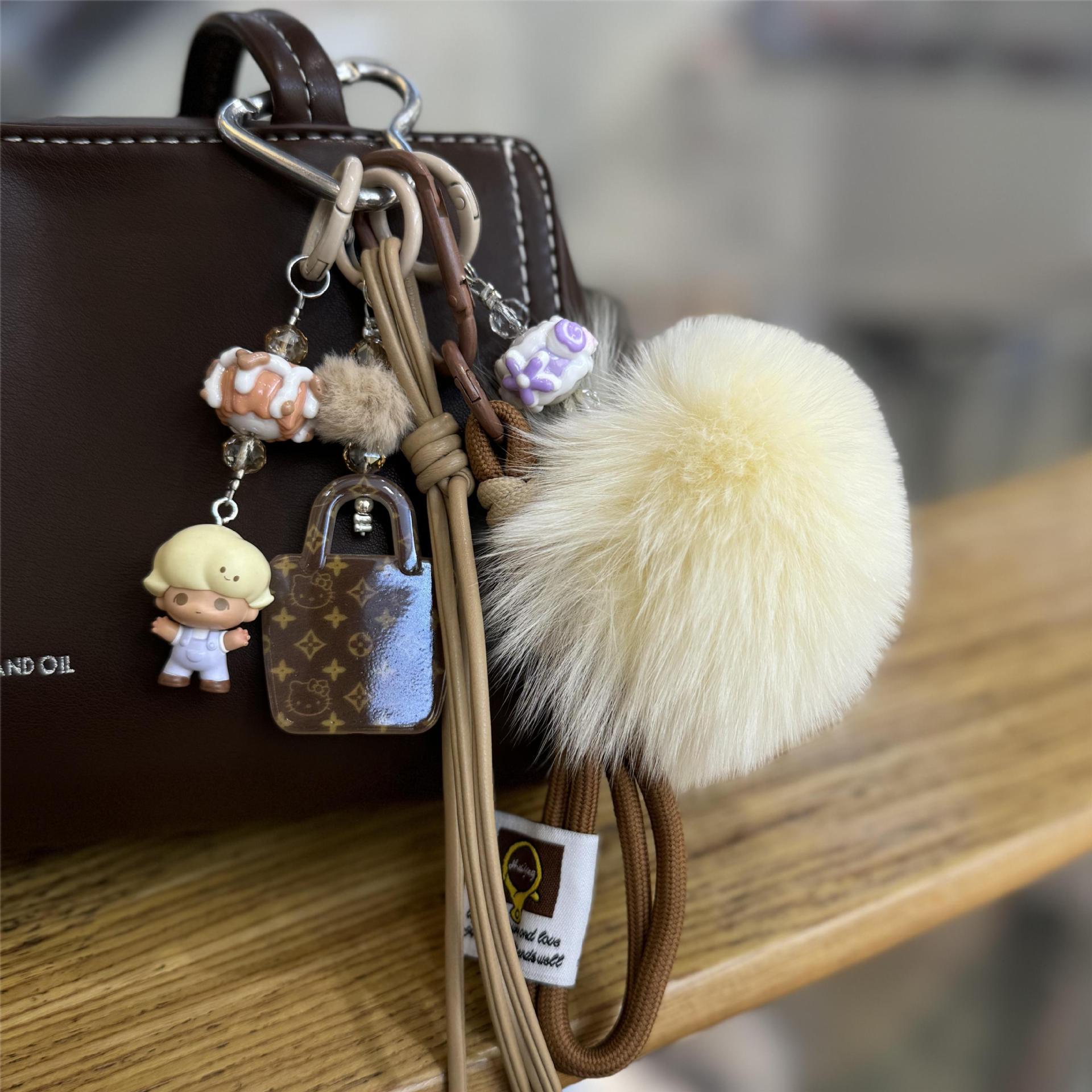 

Плюшевый брелок для сумки из серии Miu: Милый кулон-кукла и высокоценный аксессуар-брелок