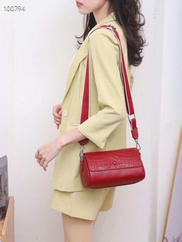 Bags women's autumn and winter new women's bags messenger bags fashion leather small bags fashion versatile niche shoulder bags tide