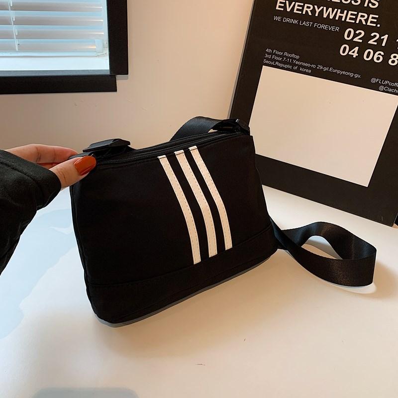 2025 Spring Fashion Trendy Sports Style Small Square Bag Women's New Sweet and Cool Spice Girl Style Texture Messenger Bag Shoulder Bag Women