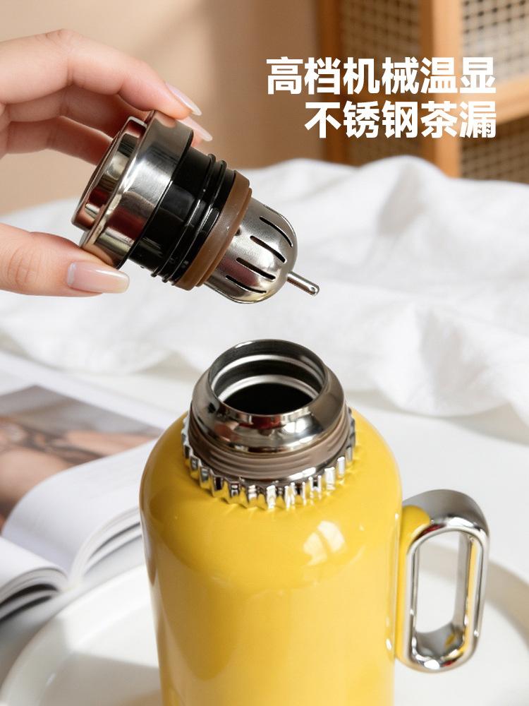 Hot-selling water bottle new lifting beam stew teapot household 111 mechanical temperature display retro portable outdoor thermal insulation kettle