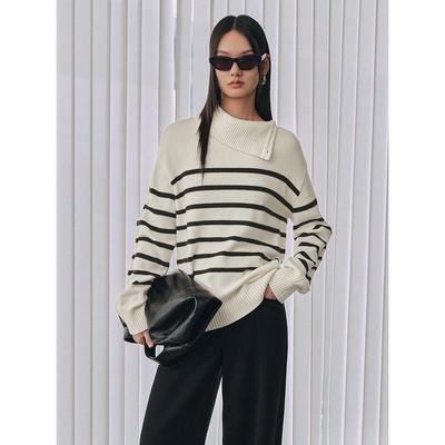 Maglione lavorato a maglia a righe da donna