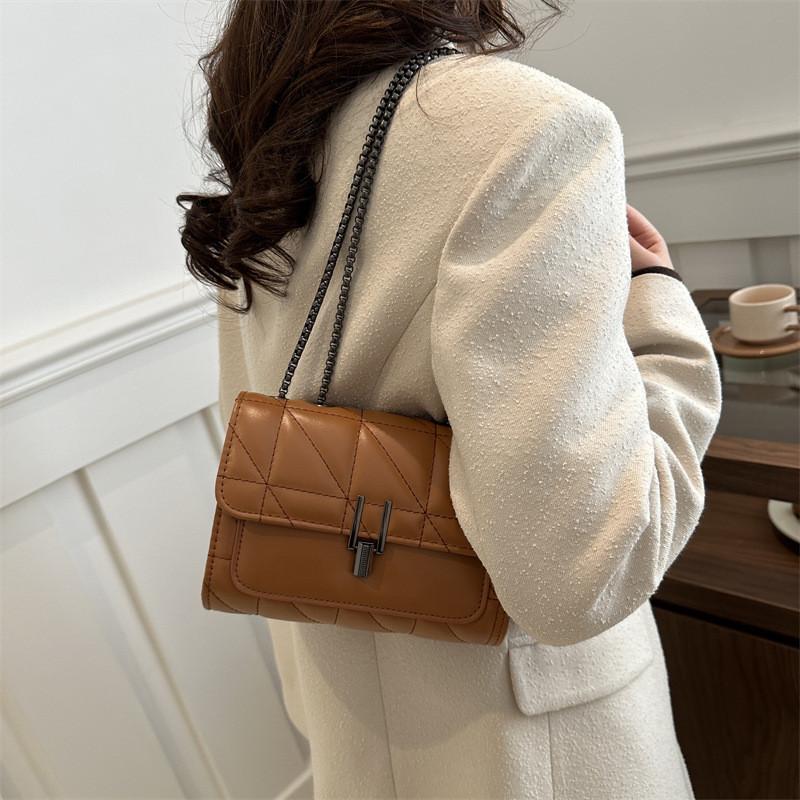 Chic Quilted Chain Strap Women's Bag 2024 Stylish Casual Pu Small Square Purse