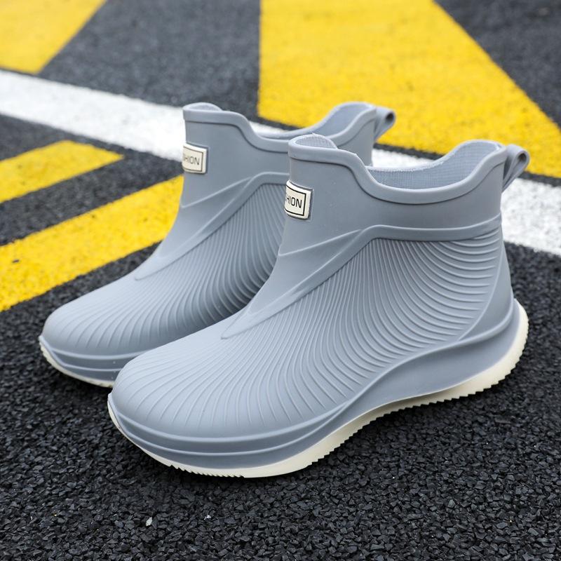 Women's Rain Boots Are Fashionable, Lightweight, Thick Soled, Wear-resistant, Rainproof, And Slip Resistant When Worn Externally