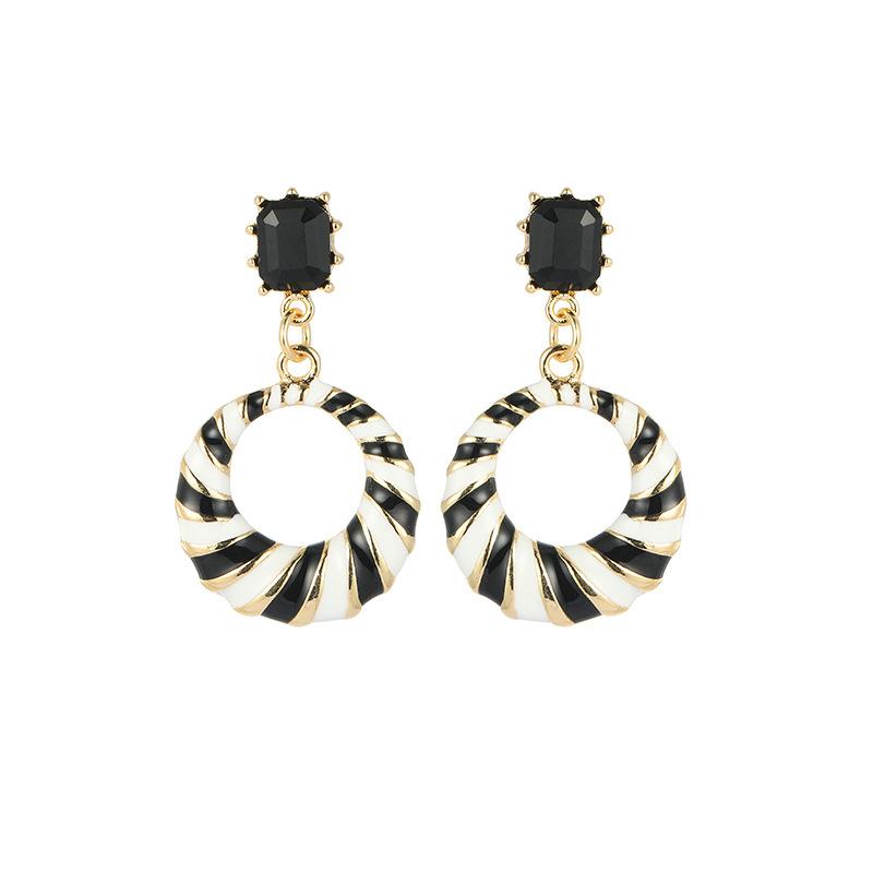 Hollow Geometric Zebra Black and White Earrings Ladies, Fashion Temperament Vintage Earrings Accessories Gift
