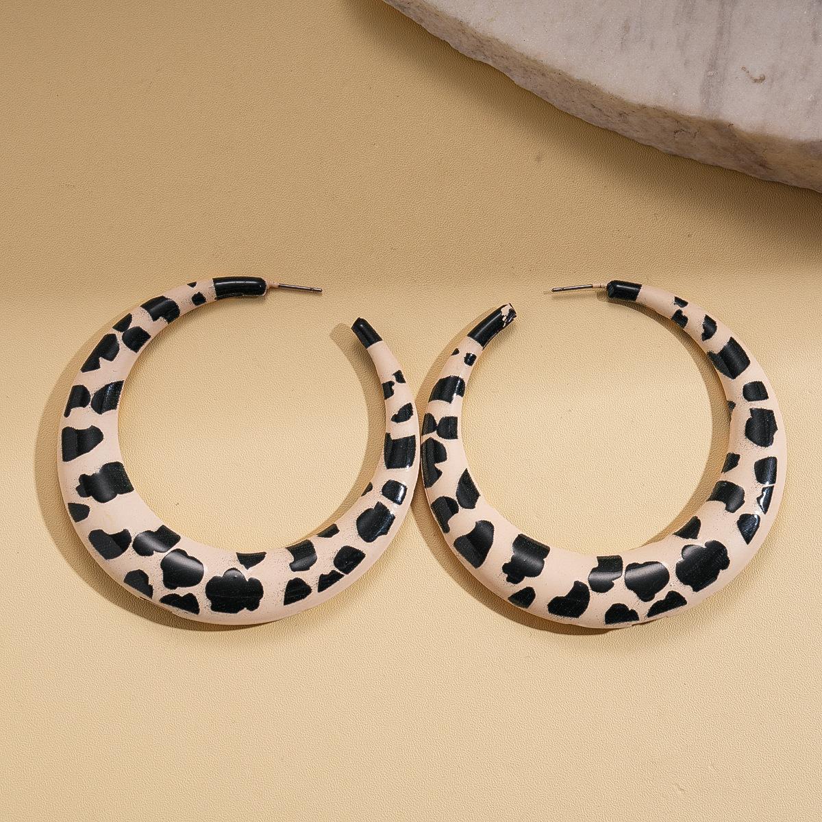 Геометрические круглые серебряные серьги-гвоздики с леопардовым принтом, модный стиль для отпуска, персонализированные серьги, нишевые серьги