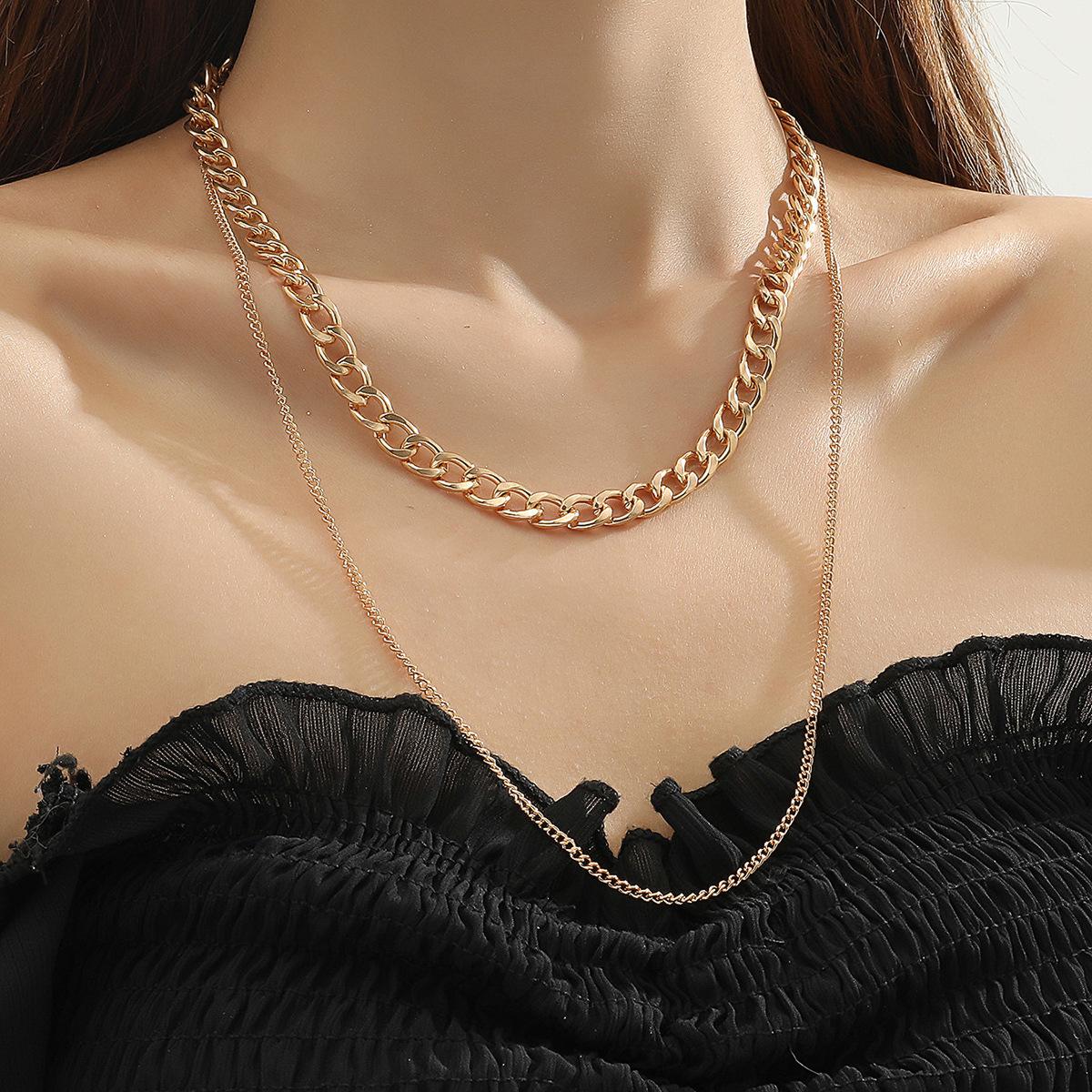 

Hot-selling personalized trend double-layer thick and thin chain stacked in the wind niche versatile collarbone chain золотий