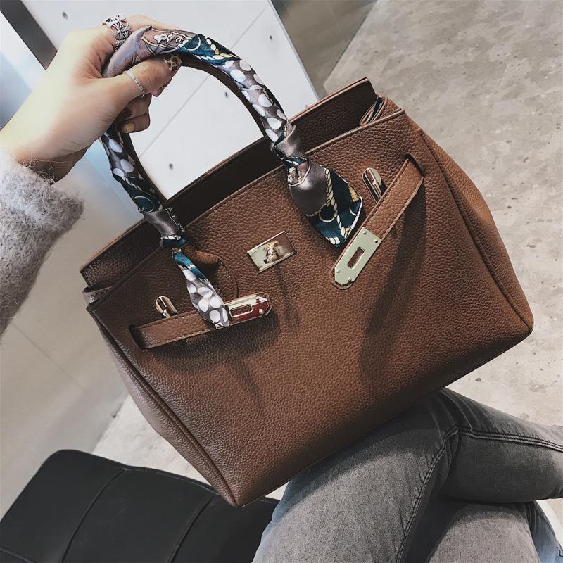 2026 Lock Handbag Fashion Lychee Pattern Single Shoulder Diagonal Platinum
