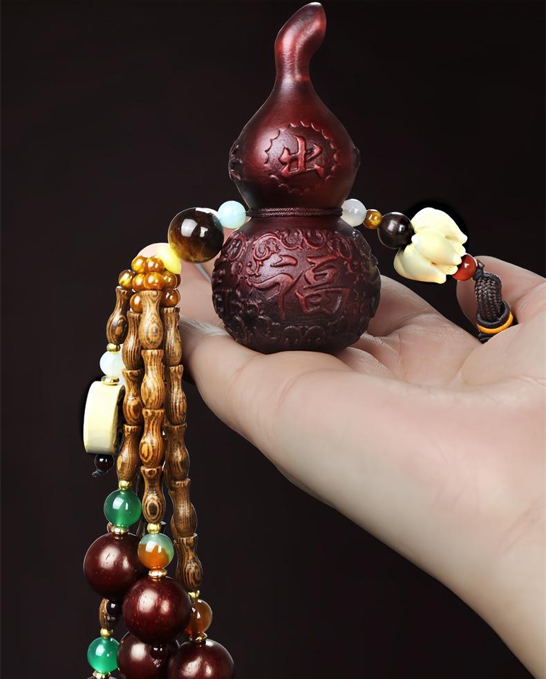Peach Wood Gourd Car Pendant - Rearview Mirror Hanging Ornament for Safe Travel.