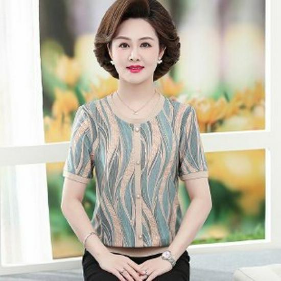 

Summer 2026 Slimming Short-Sleeve T-Shirt for Fashionable Moms, Ideal for Women 50+ 3XL зелений