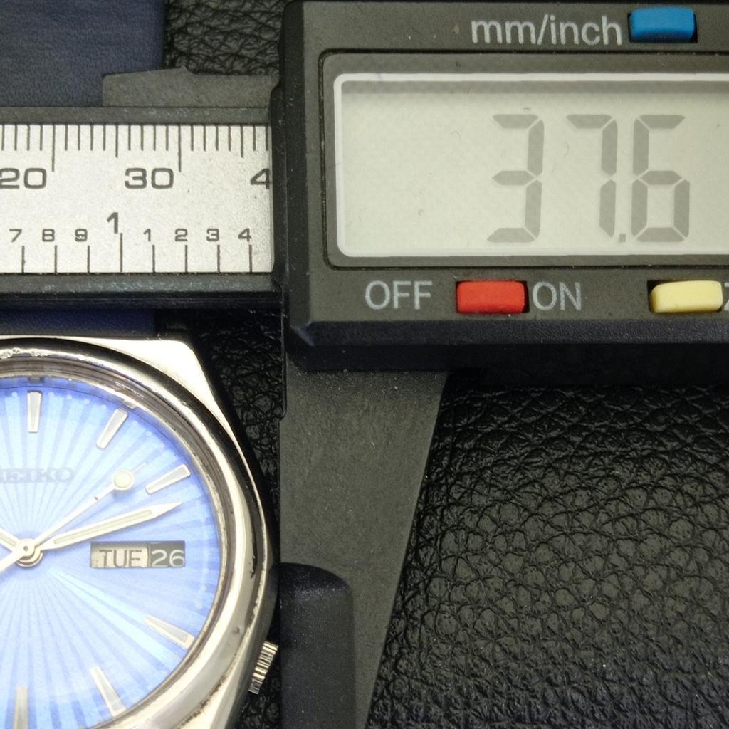 AUTOMATIC 7009A VINTAGE SEIKO JAPAN MENS SKY BLUE COLOR DIAL WATCH A701455-5 R206b-a701455