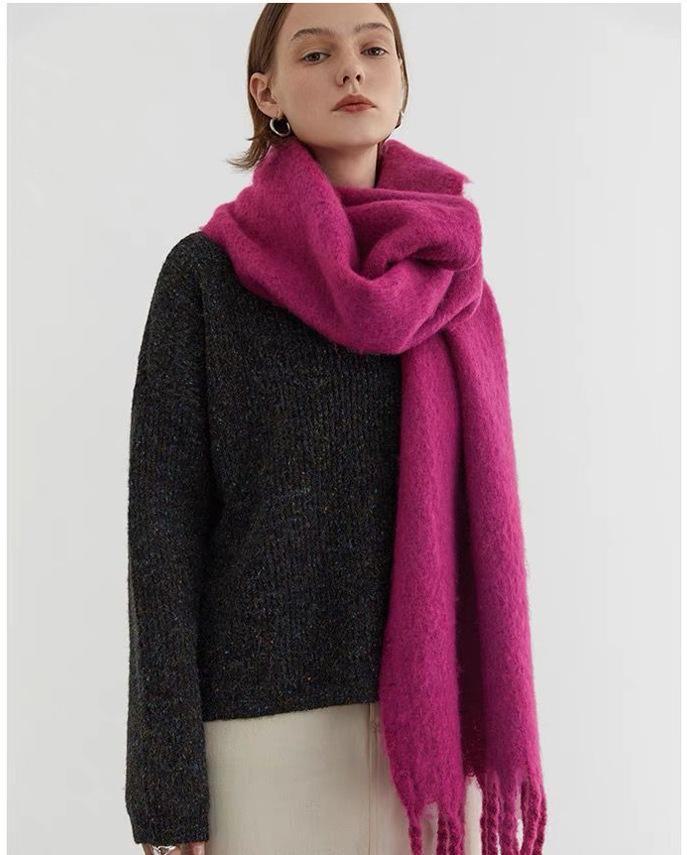 Sciarpa da donna spessa e soffice in stile coreano: Colore Solido, Imitazione Cashmere, Scialle Caldo da Collo Versatile per Autunno/Inverno 2023.