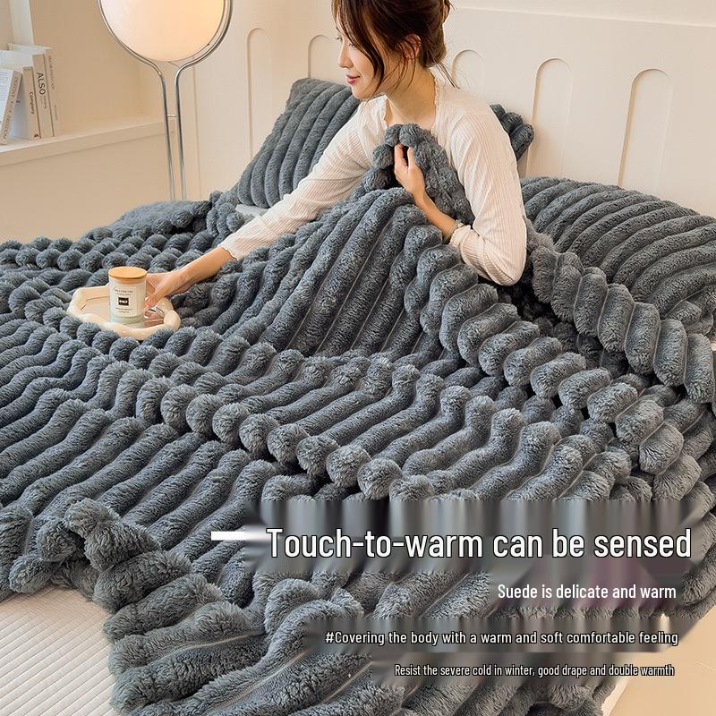 Warme Kaninchenfell-Plüsch- und Korallenfleece-Decke: Verdickte Steppdecke für Winter, Frühling und Herbst – Perfekt für Wohnheim, Einzel- oder Doppelbett.