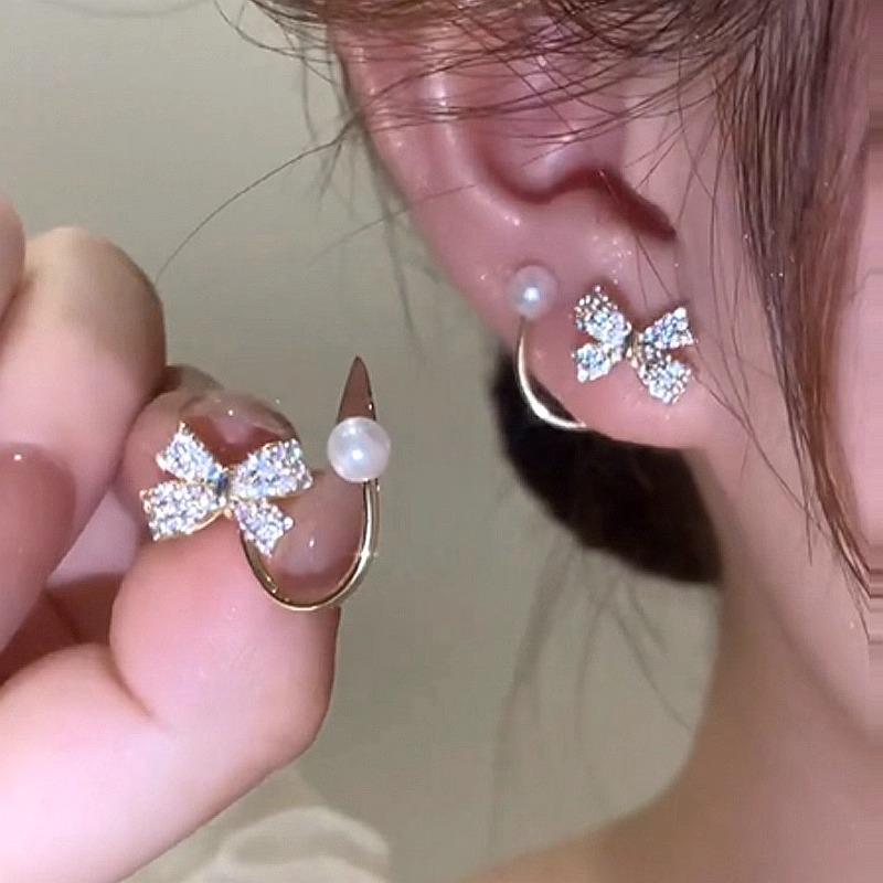 Tamamen Pırlantalı İnci Fiyonklu Küpeler Tasarım Duygusu İki Bantlı Küpeler Mizaçlı Üst Düzey Moda Duygusu ve Çok Yönlü Küpeler Kadın