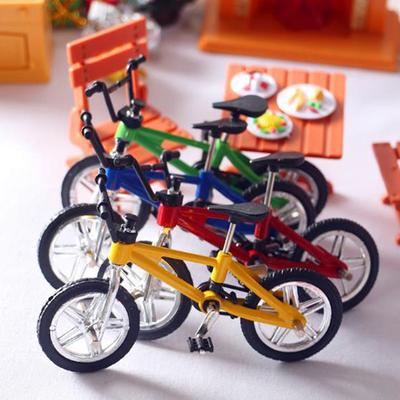 1ks 1/12 Miniaturní kolo Dollhouse pro panenky Kolo pro zahradní doplňky