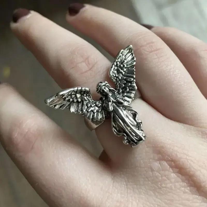 Vintage Punk Distressed Angel Couple Ring Gothic Geometric Angel Five Finger Rings Hip Hop Hyperbole Anime Ring Jewelry