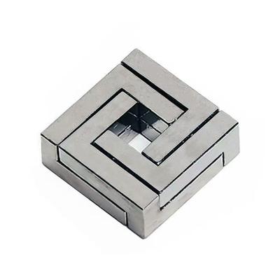 Puzzle Classique à Fermoir Démêlage Mental Puzzles Métalliques Déverrouiller Jeu d'Interverrouillage Jouets Casse-tête pour Enfants Adultes Défi QI