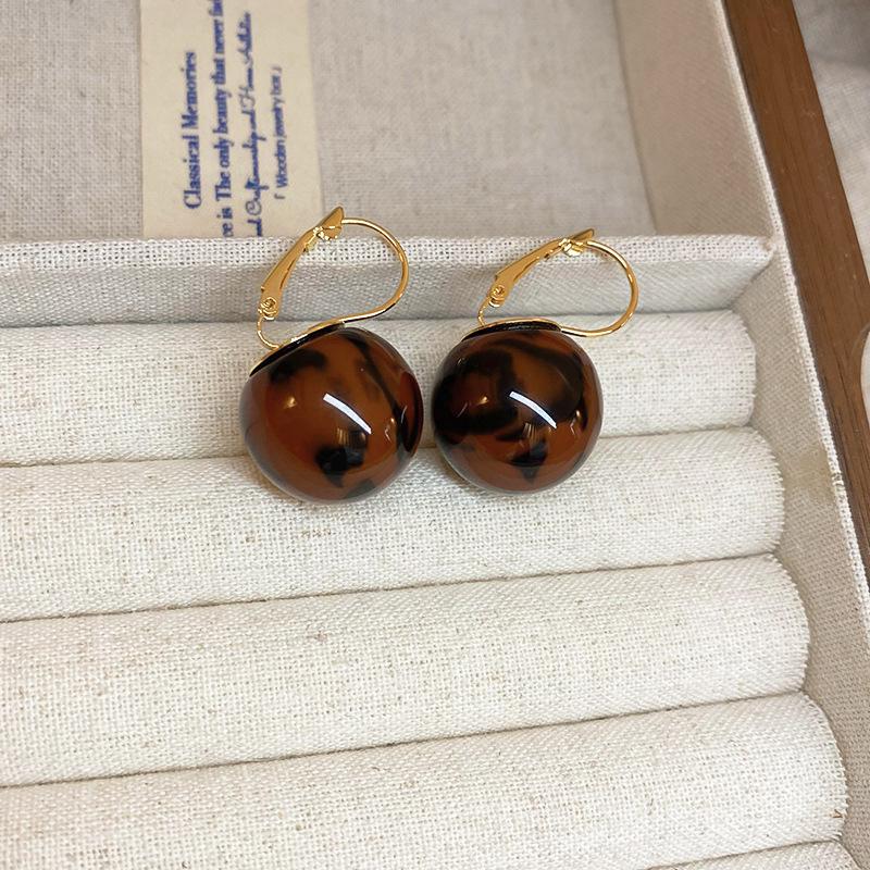 Retro Coffee Leopard Print Silver Needle Stud Earrings - Stylish High-End Design