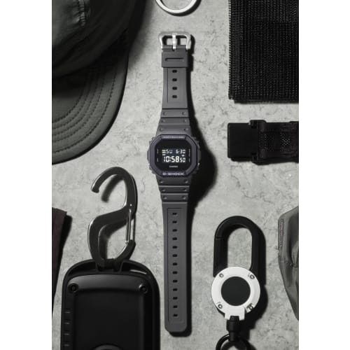 Hodinky Casio G-Shock Urban užitkové řady DW-5610UU-8JF pánské šedé