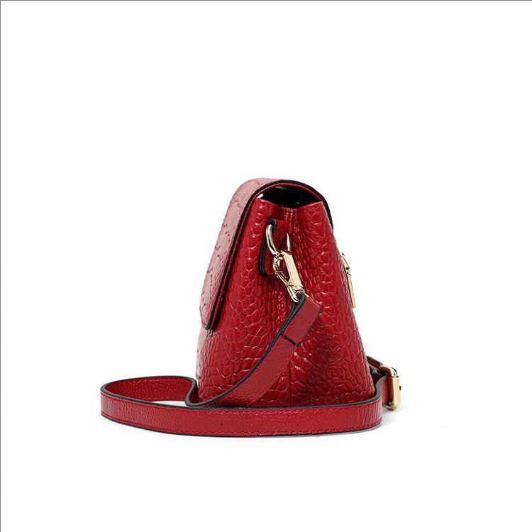 Women's Genuine Top Grain Leather Crossbody Bag Red Crocodile Pattern Shoulder Bag with Adjustable Strap and Flap Closure