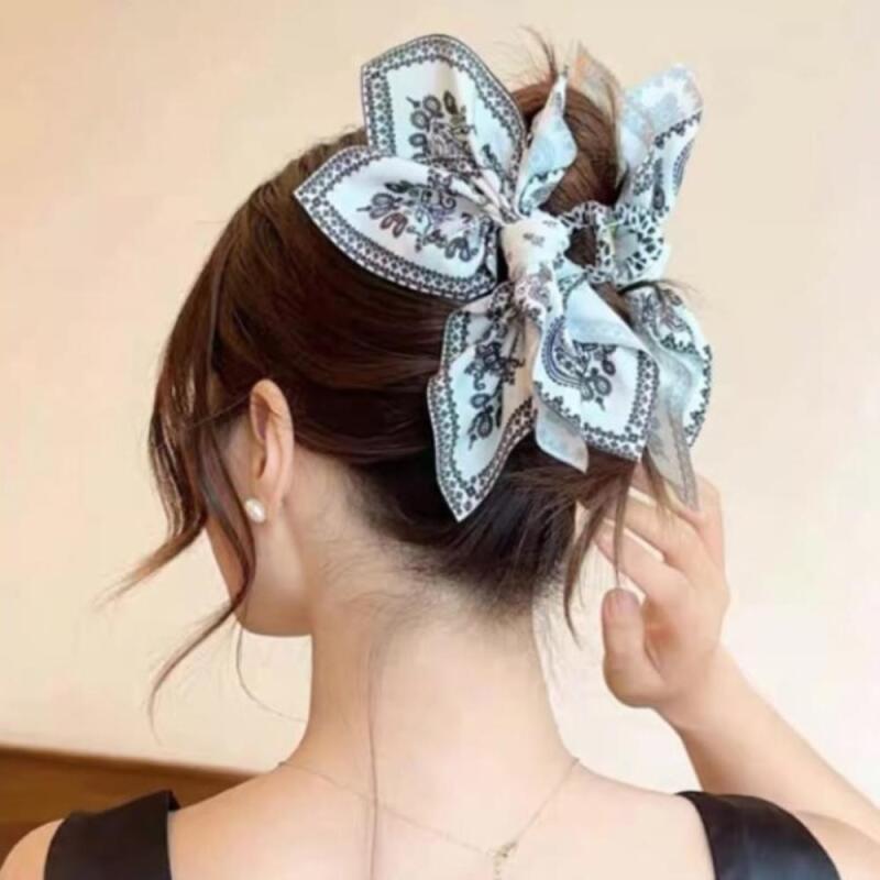 Women s Paisley Design Hair Clip