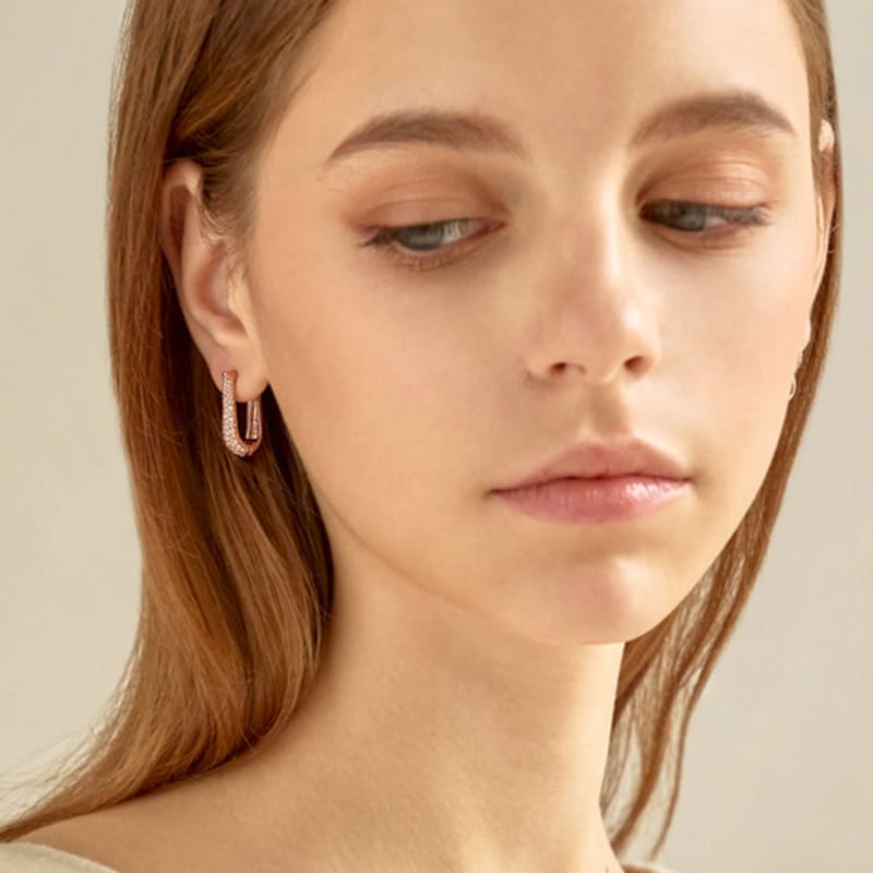 ELLE Jewelry 14K Luxury Cubic One-Touch Earrings (Gold Pin) ELGPEE412