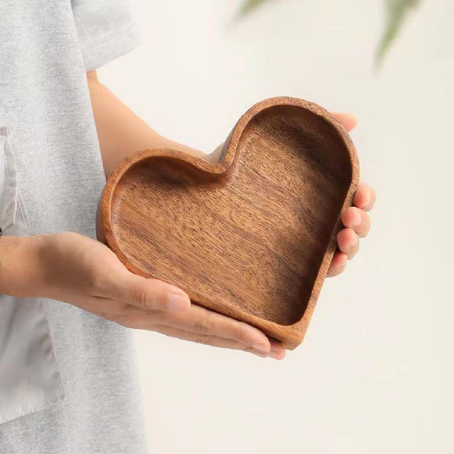 1 Pcs Mini Wooden Heart Shaped Plate, 6.7-inch Heart Tray, Snack Tray, Dried Fruits Plates, Fruit Bowls, Nut Plates, Candies Trays, Jewelry Box, 1