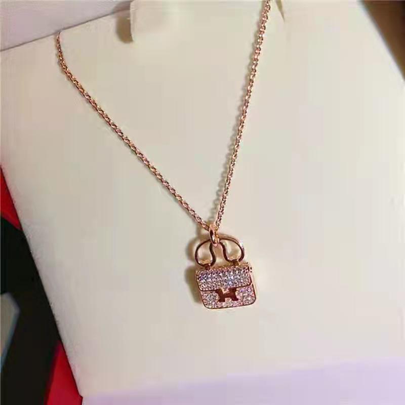 All-Match Titanium Steel H Bag Necklace - Advanced Design Clavicle Chain with Diamonds for Women - Perfect Gift for Girlfriends.